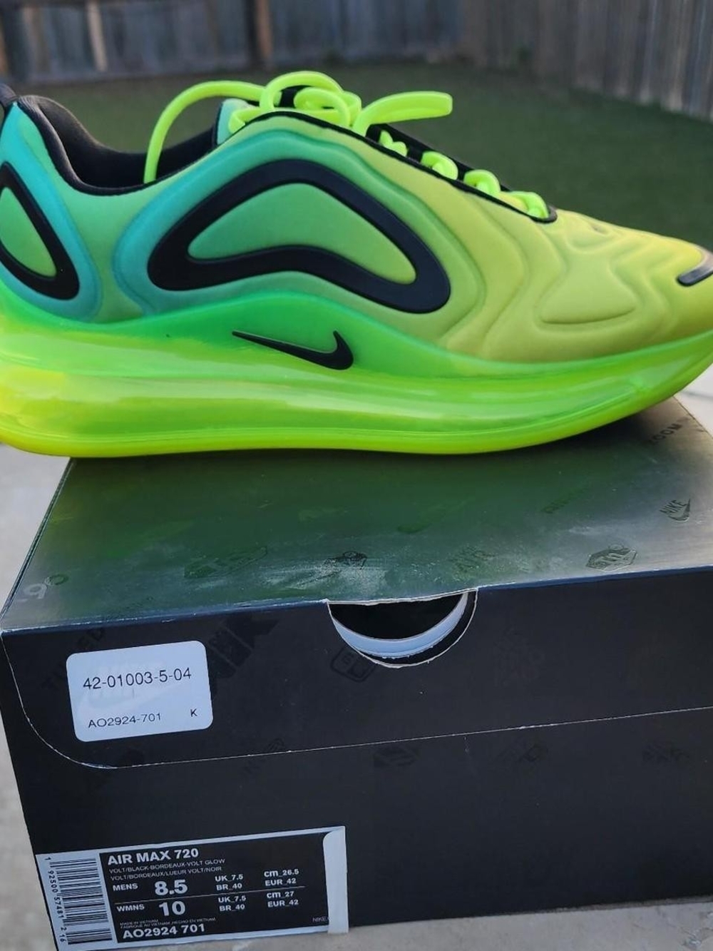 Nike Air Max 720 Neon Volt Sneaker